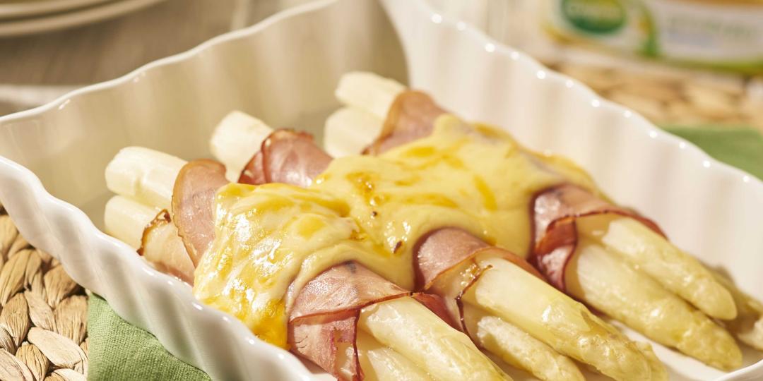 Gegratineerde asperges met ham en kaassaus